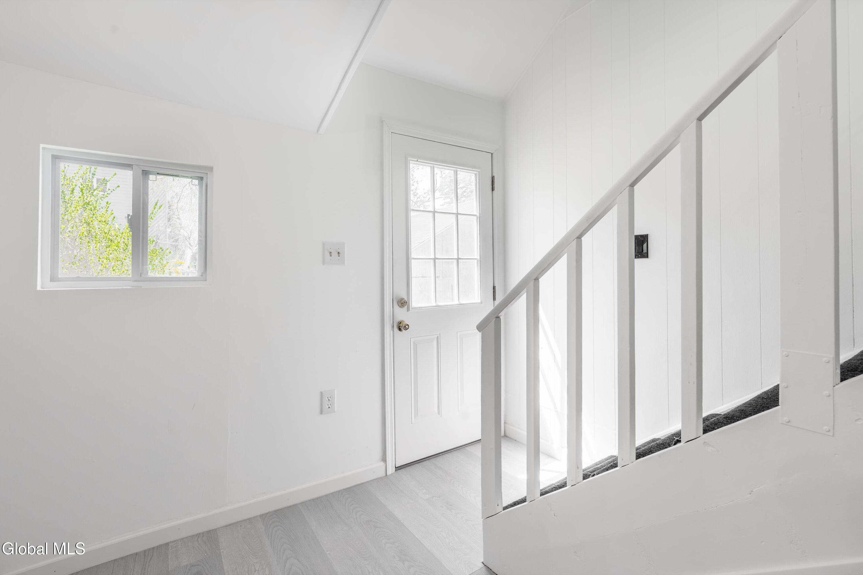 556 Clarendon Street Schenectady NY 12308