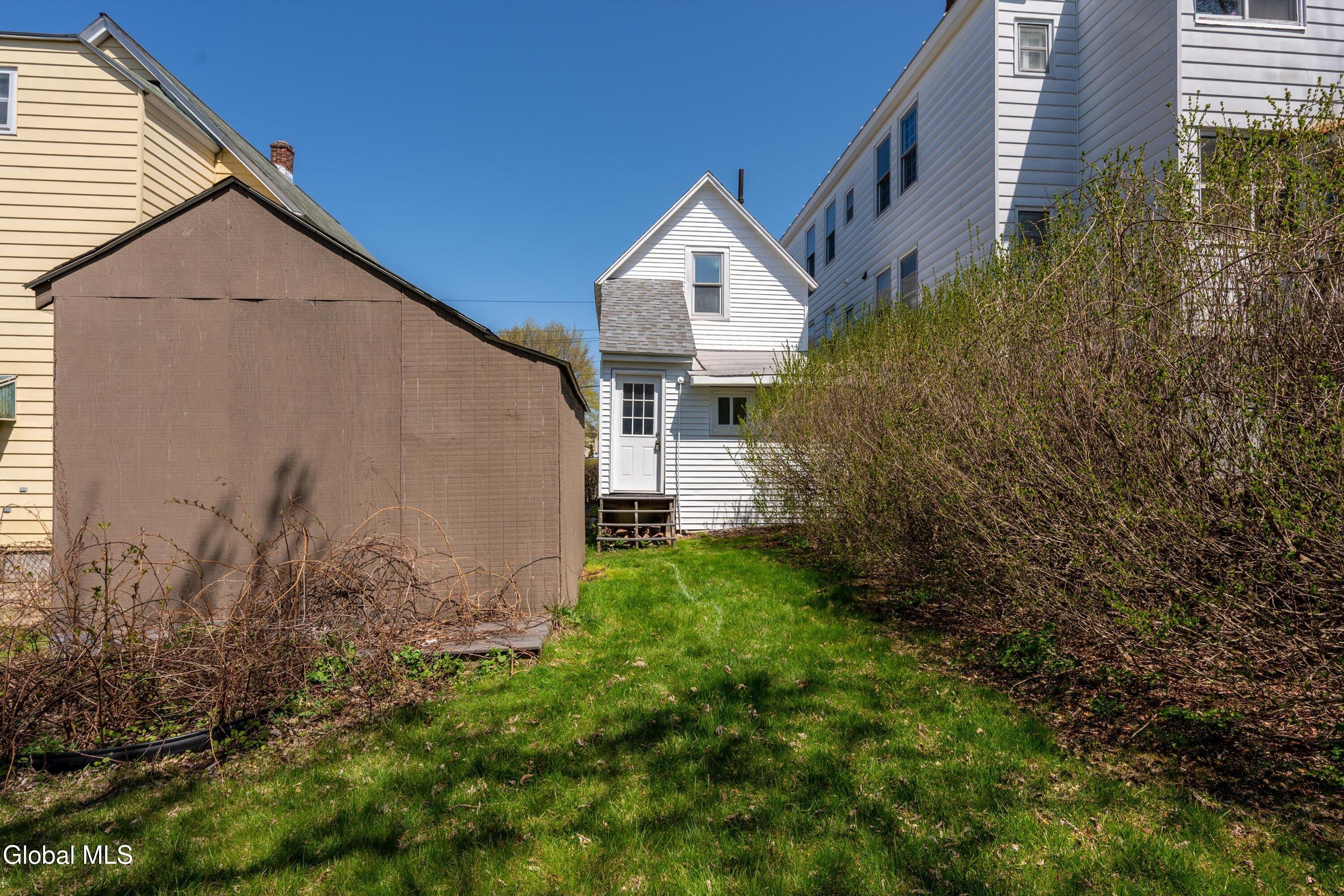 556 Clarendon Street Schenectady NY 12308