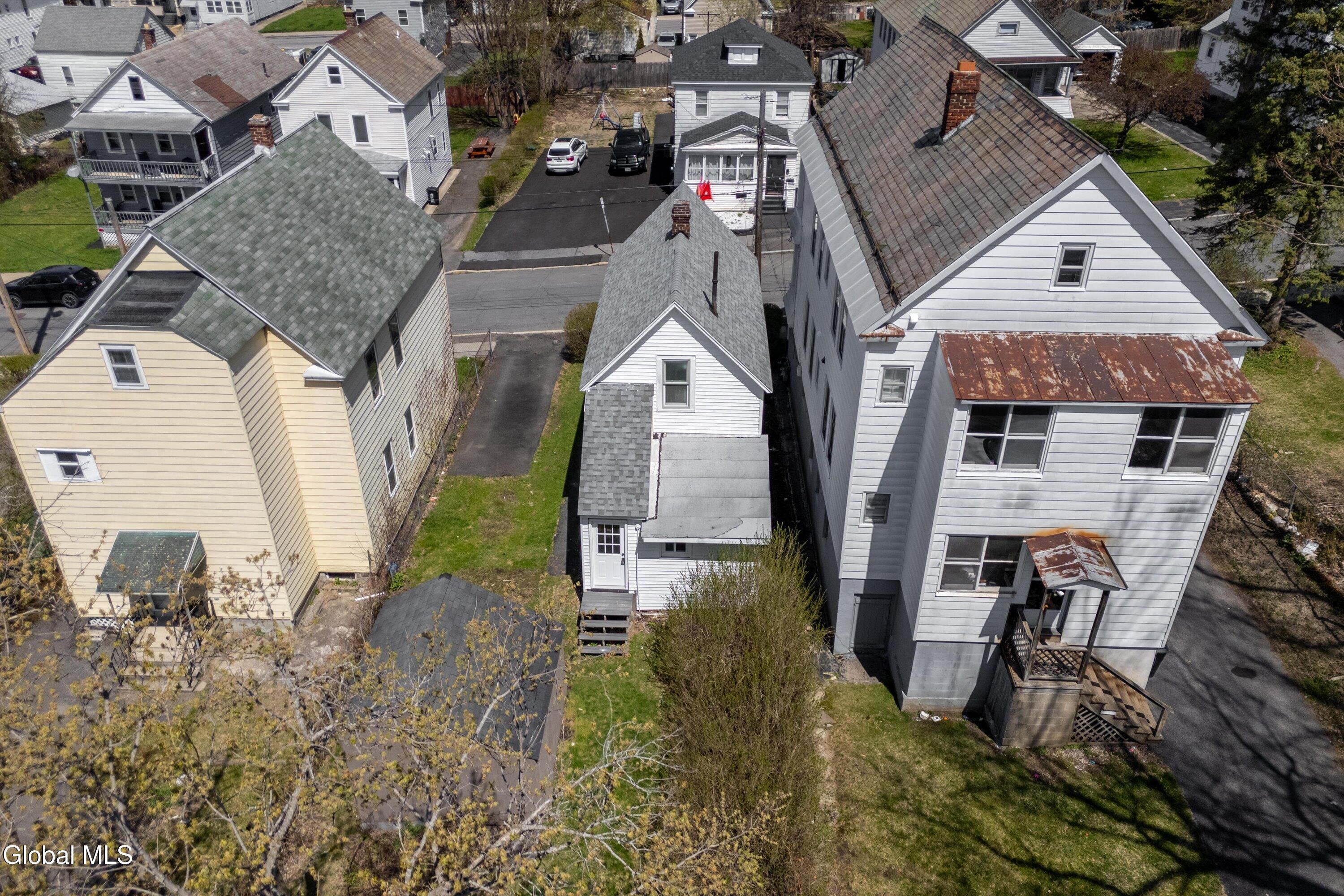 556 Clarendon Street Schenectady NY 12308