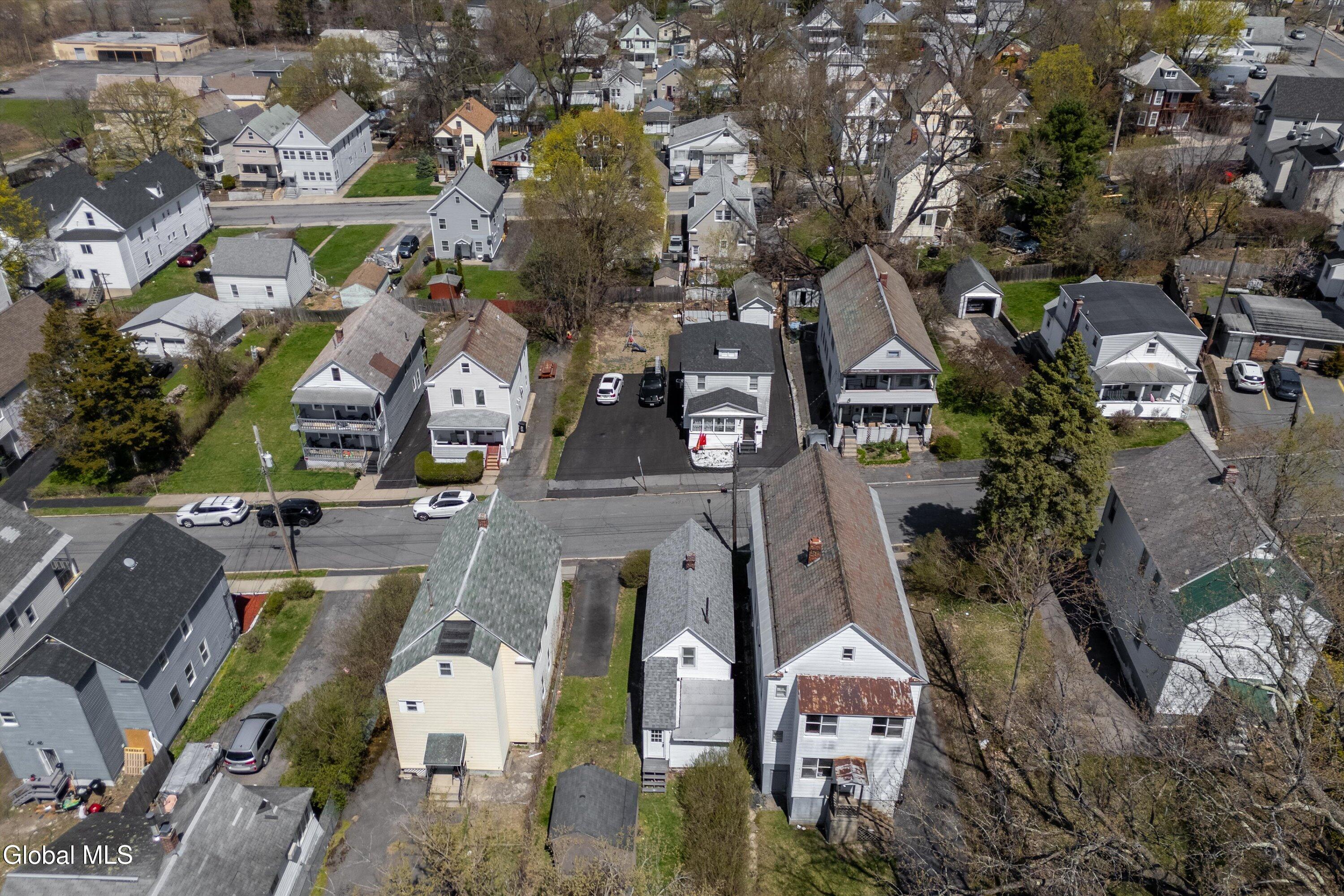 556 Clarendon Street Schenectady NY 12308