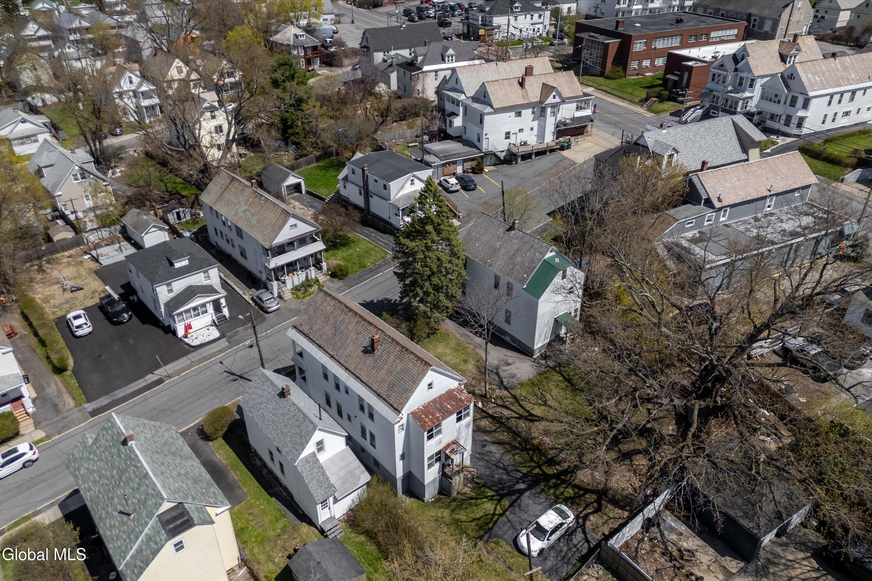 556 Clarendon Street Schenectady NY 12308