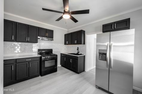 556 Clarendon Street Schenectady NY 12308