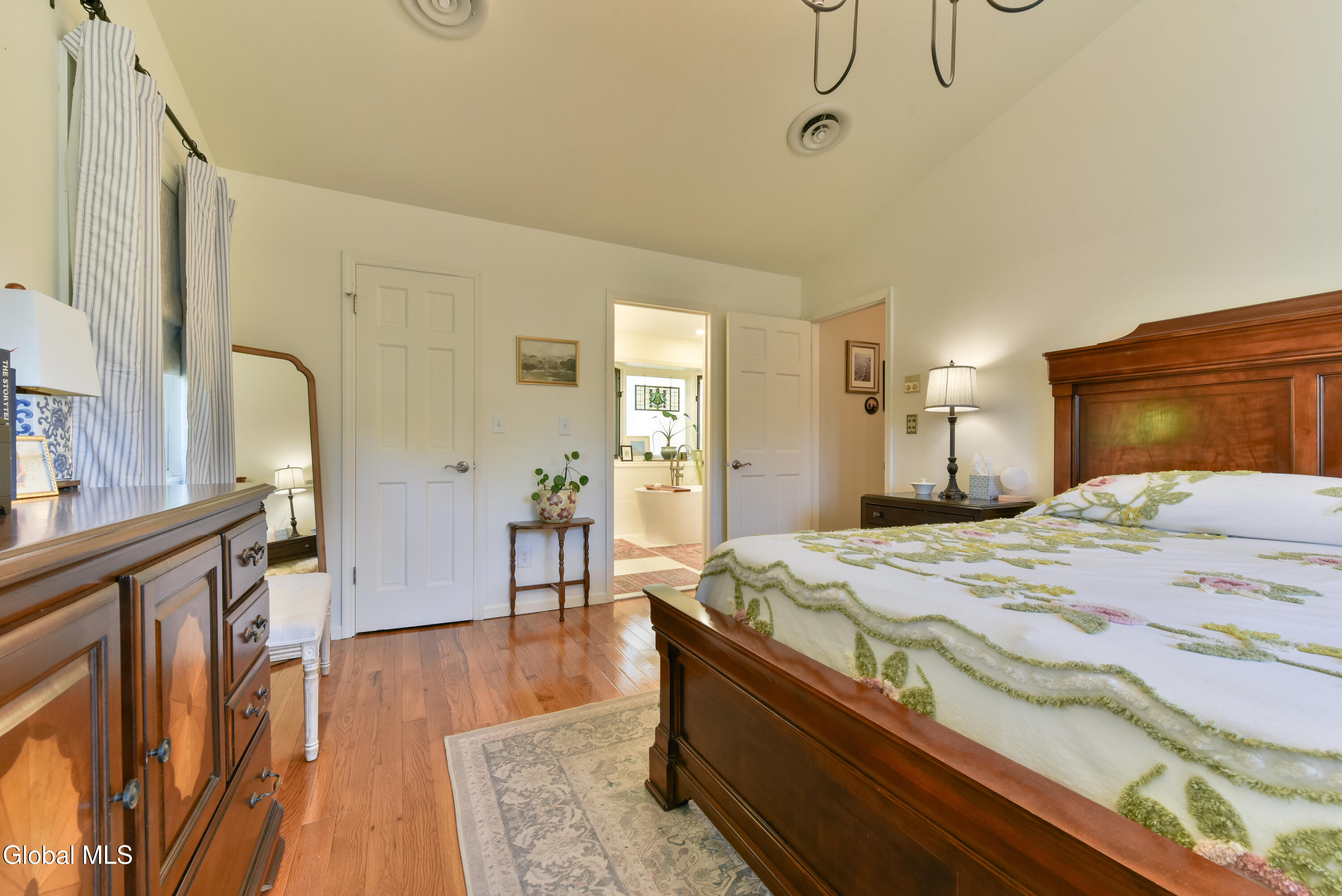 3 Eagle Trace Clifton Park NY 12019
