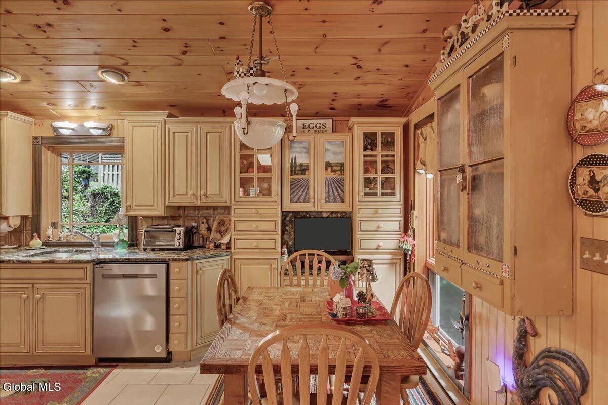 93 Sagamore Drive Lake Luzerne NY 12846