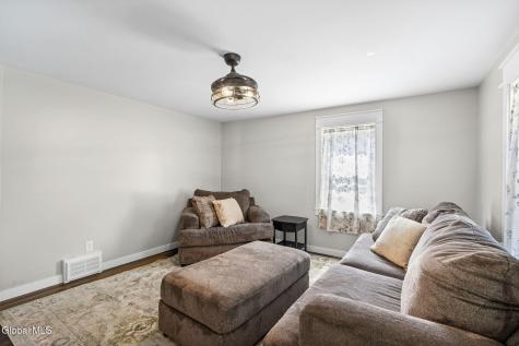 26 Hackett Street Selkirk NY 12158