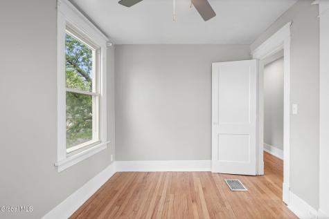 21 Bruen Court Rensselaer NY 12144