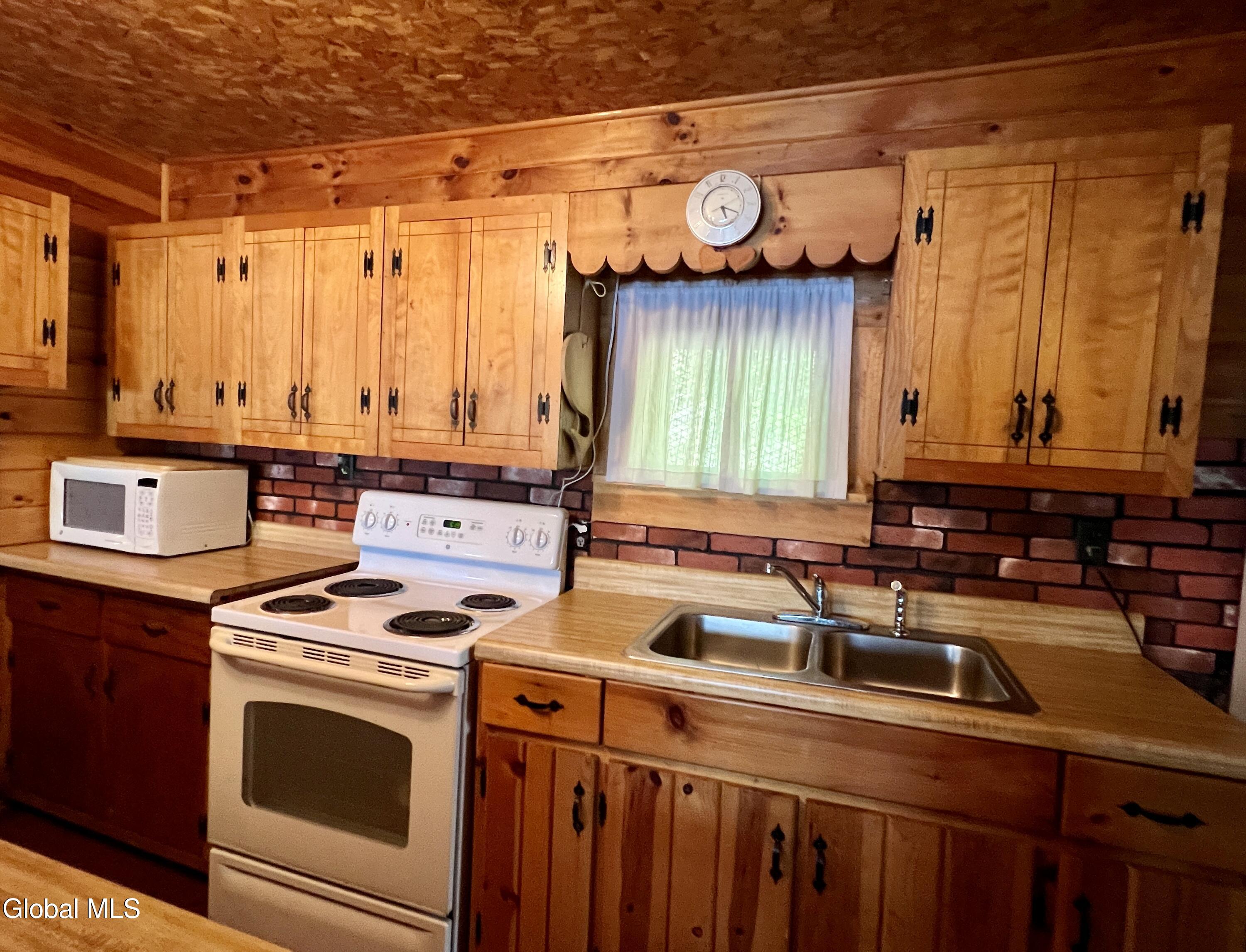 5317 .8 Mile Way Putnam NY 12861