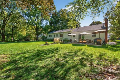 26 Valdepenas Lane Clifton Park NY 12065