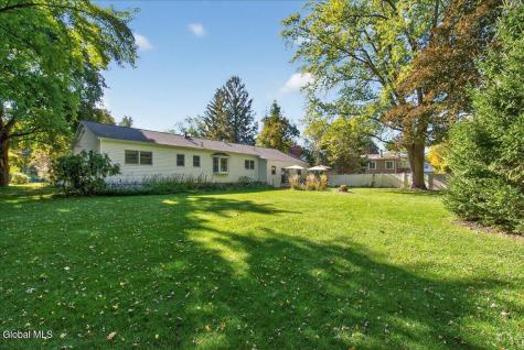 26 Valdepenas Lane Clifton Park NY 12065