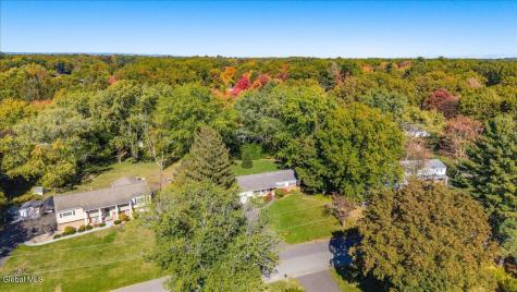 26 Valdepenas Lane Clifton Park NY 12065