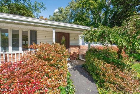 26 Valdepenas Lane Clifton Park NY 12065