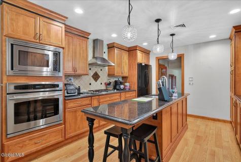 26 Valdepenas Lane Clifton Park NY 12065