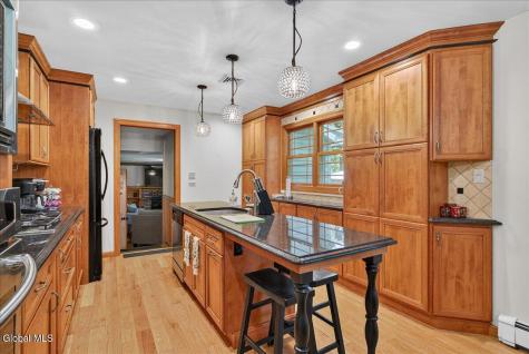 26 Valdepenas Lane Clifton Park NY 12065