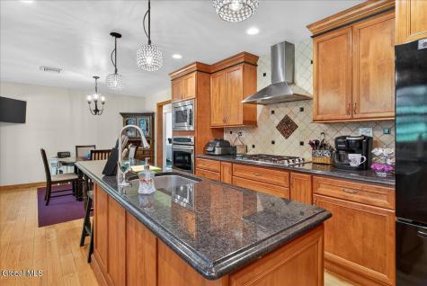 26 Valdepenas Lane Clifton Park NY 12065