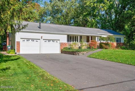 26 Valdepenas Lane Clifton Park NY 12065