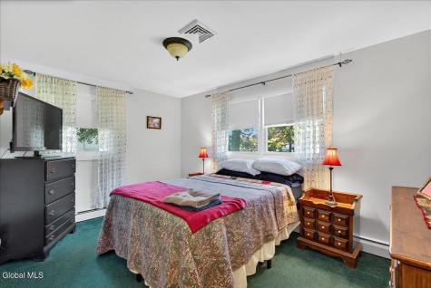 26 Valdepenas Lane Clifton Park NY 12065