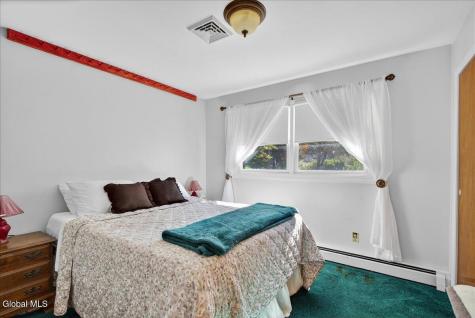 26 Valdepenas Lane Clifton Park NY 12065