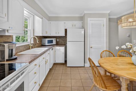 4 Farmingdale Road Latham NY 12110