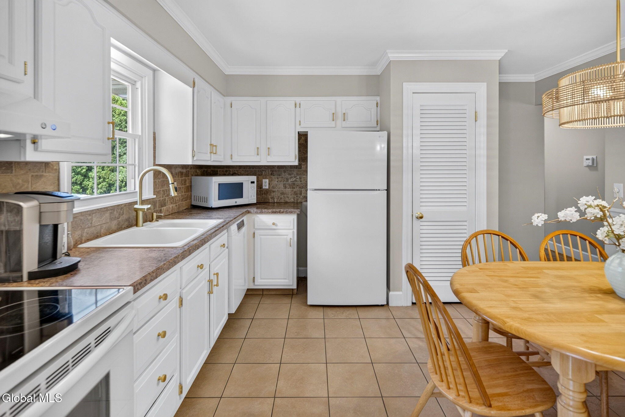 4 Farmingdale Road Latham NY 12110