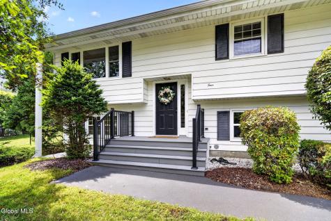 4 Farmingdale Road Latham NY 12110