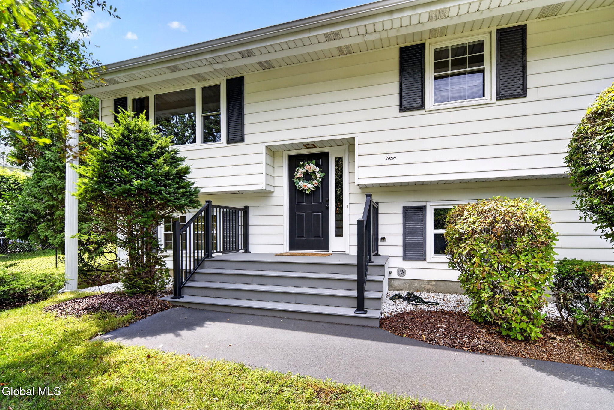 4 Farmingdale Road Latham NY 12110