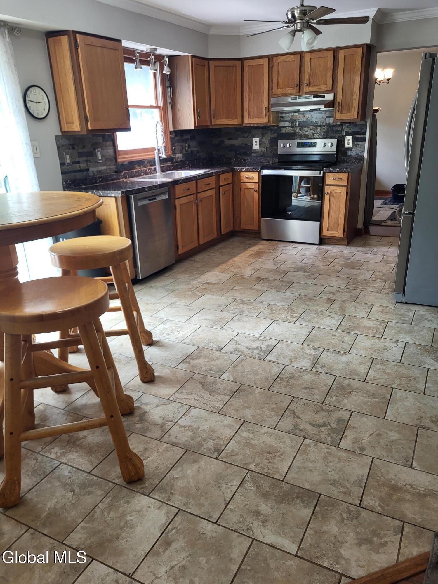 24 Rolling Hills Drive Gansevoort NY 12831