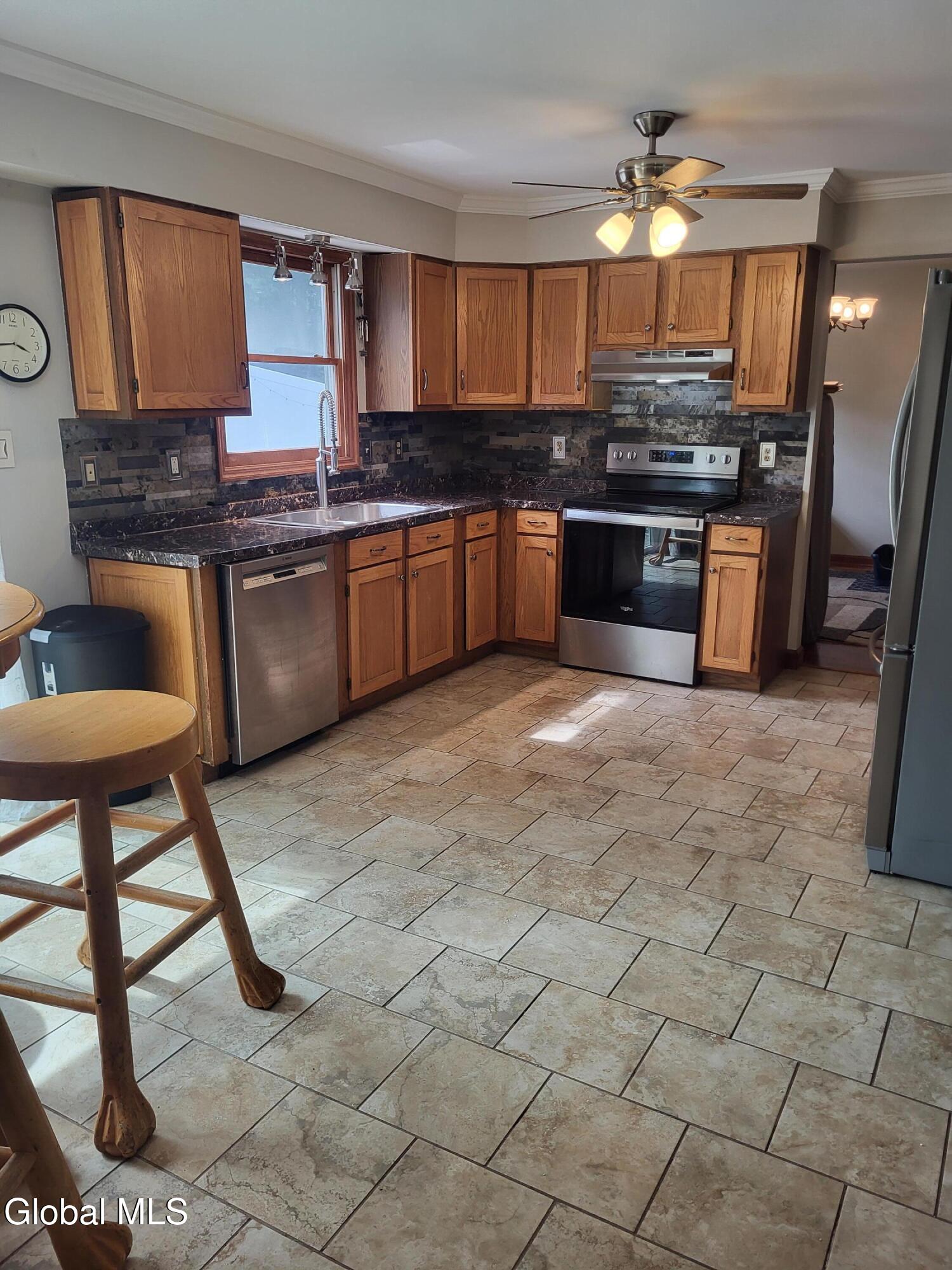 24 Rolling Hills Drive Gansevoort NY 12831