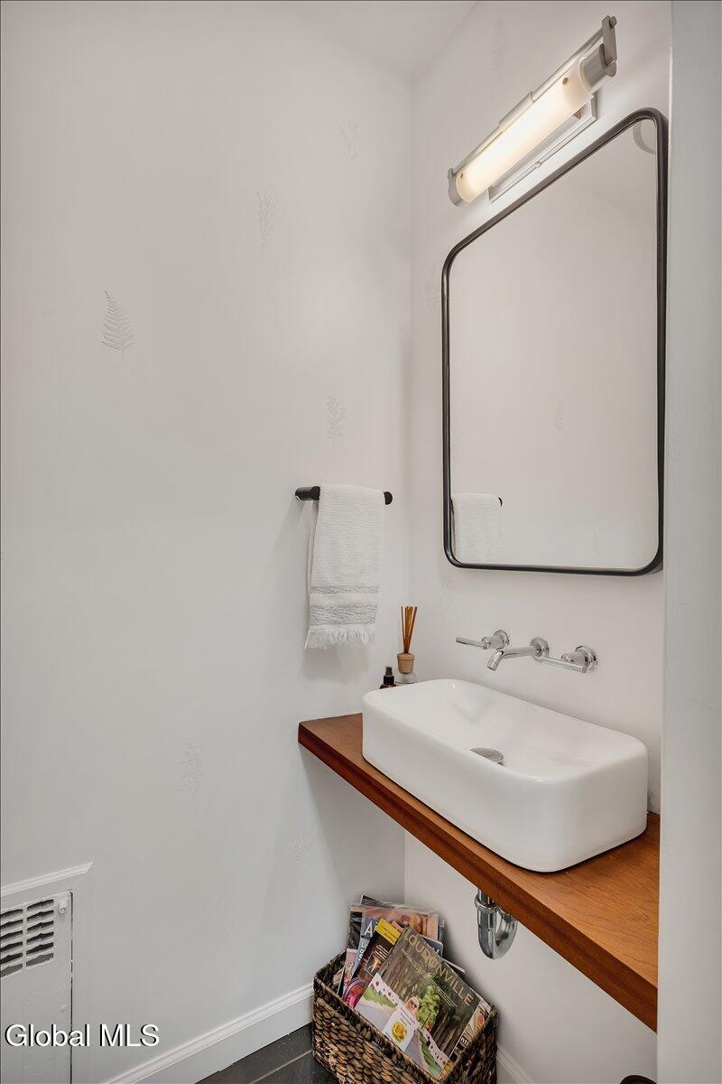 28 Loudon Parkway Loudonville NY 12211