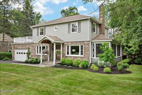 28 Loudon Parkway Loudonville NY 12211