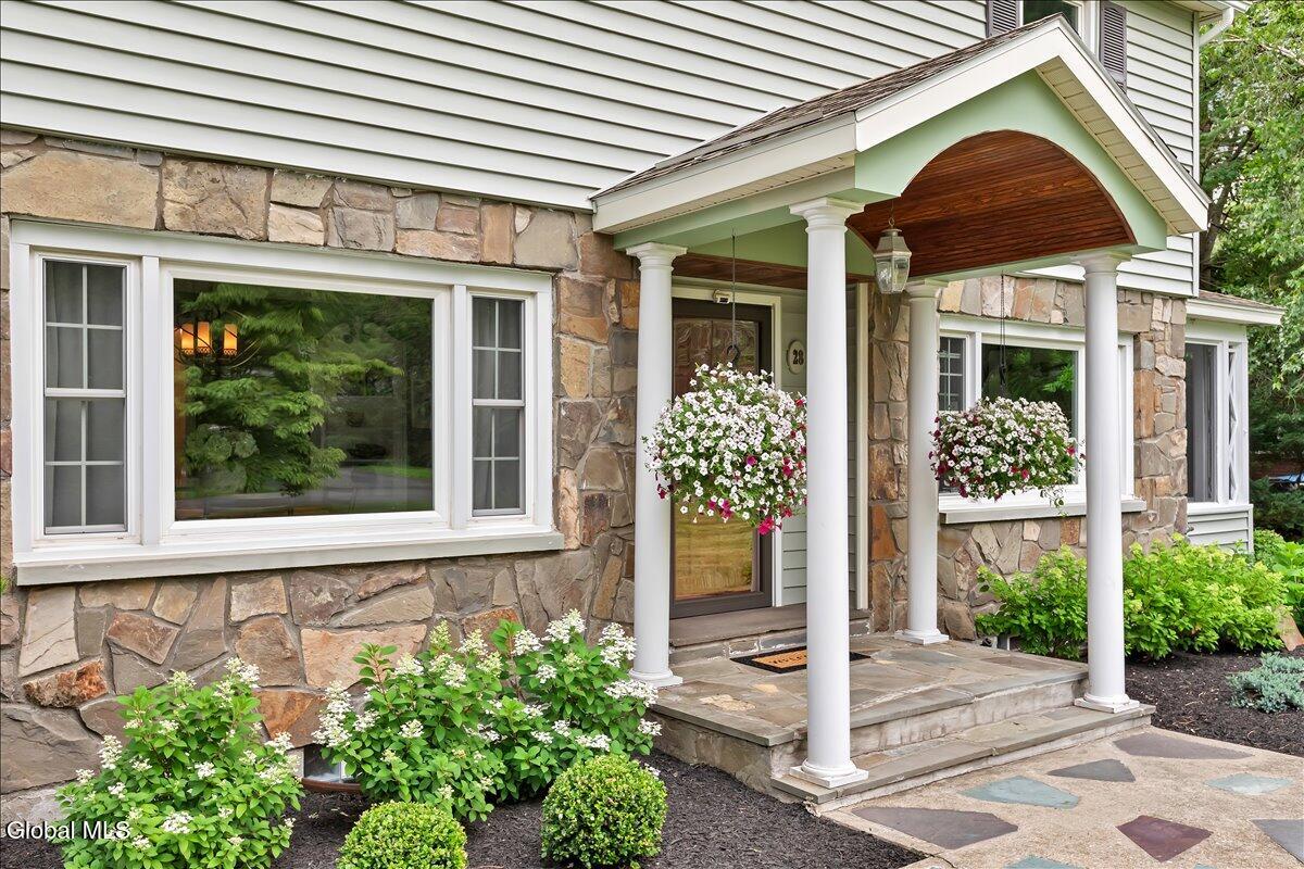 28 Loudon Parkway Loudonville NY 12211