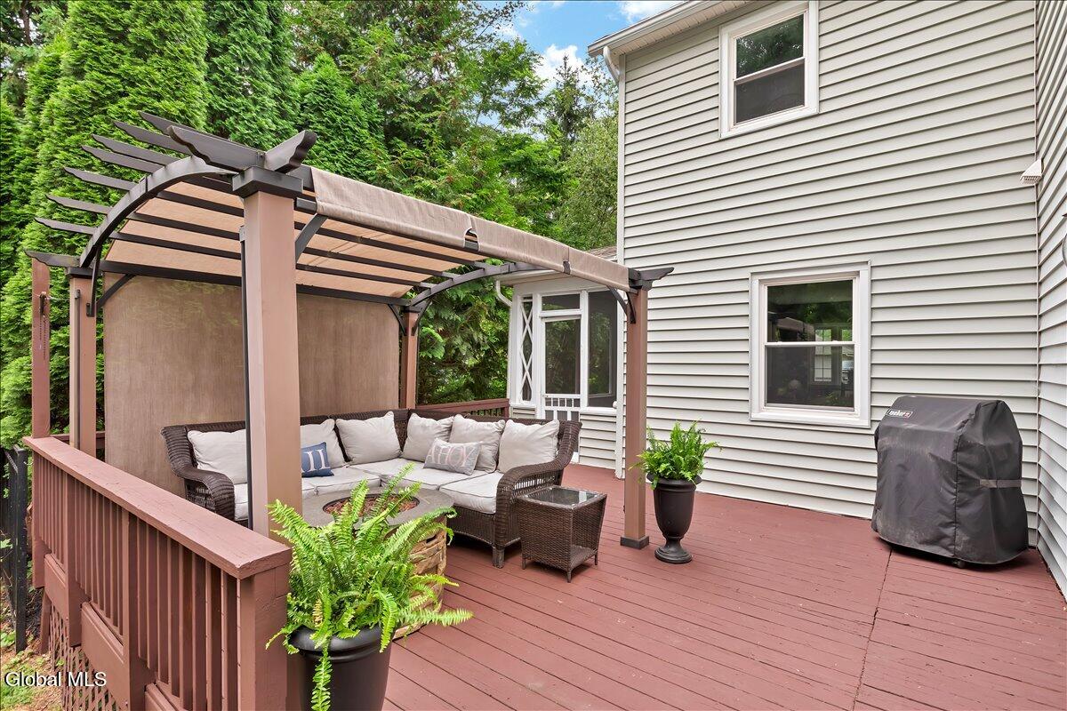 28 Loudon Parkway Loudonville NY 12211