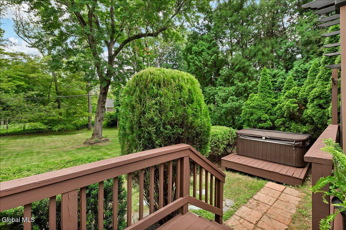 28 Loudon Parkway Loudonville NY 12211