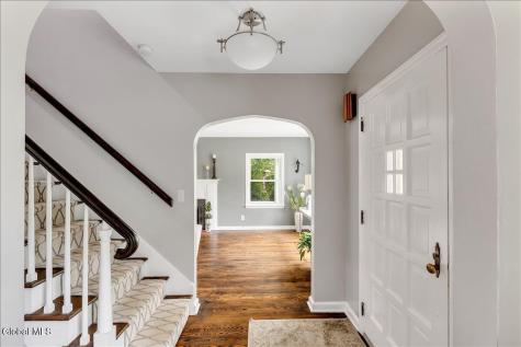 28 Loudon Parkway Loudonville NY 12211