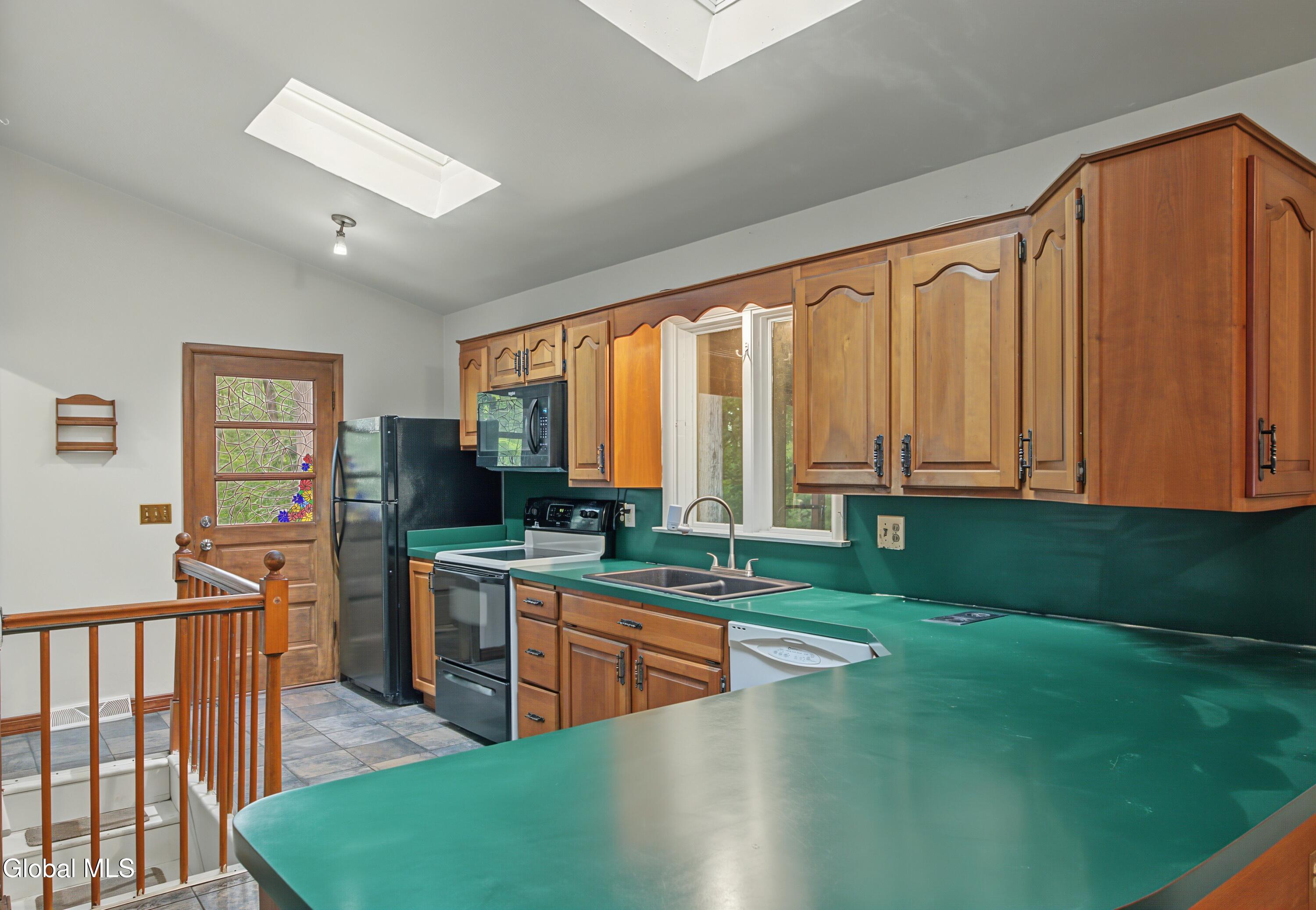 35 Wildwood Lane Selkirk NY 12158