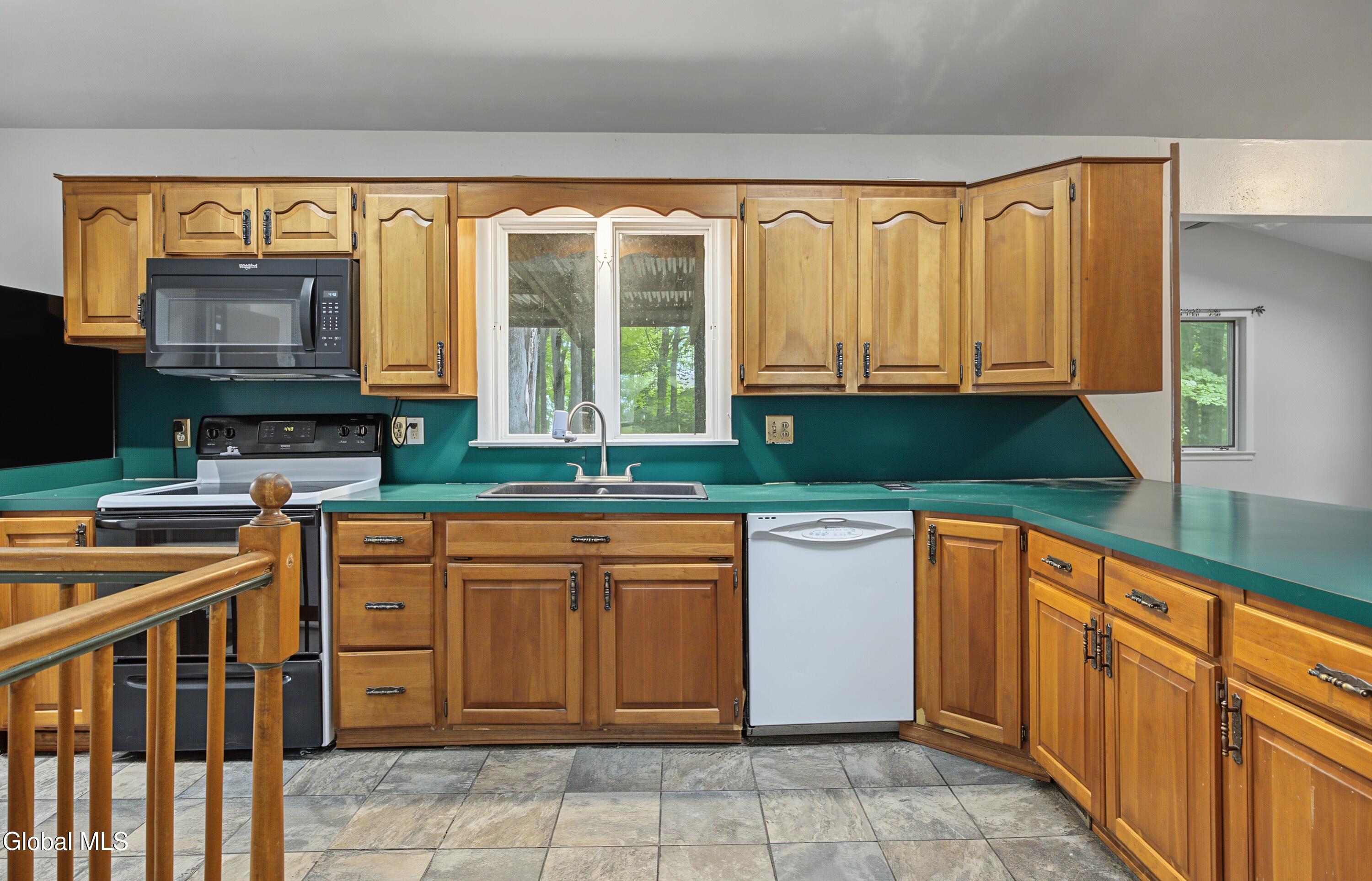 35 Wildwood Lane Selkirk NY 12158