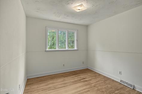 35 Wildwood Lane Selkirk NY 12158