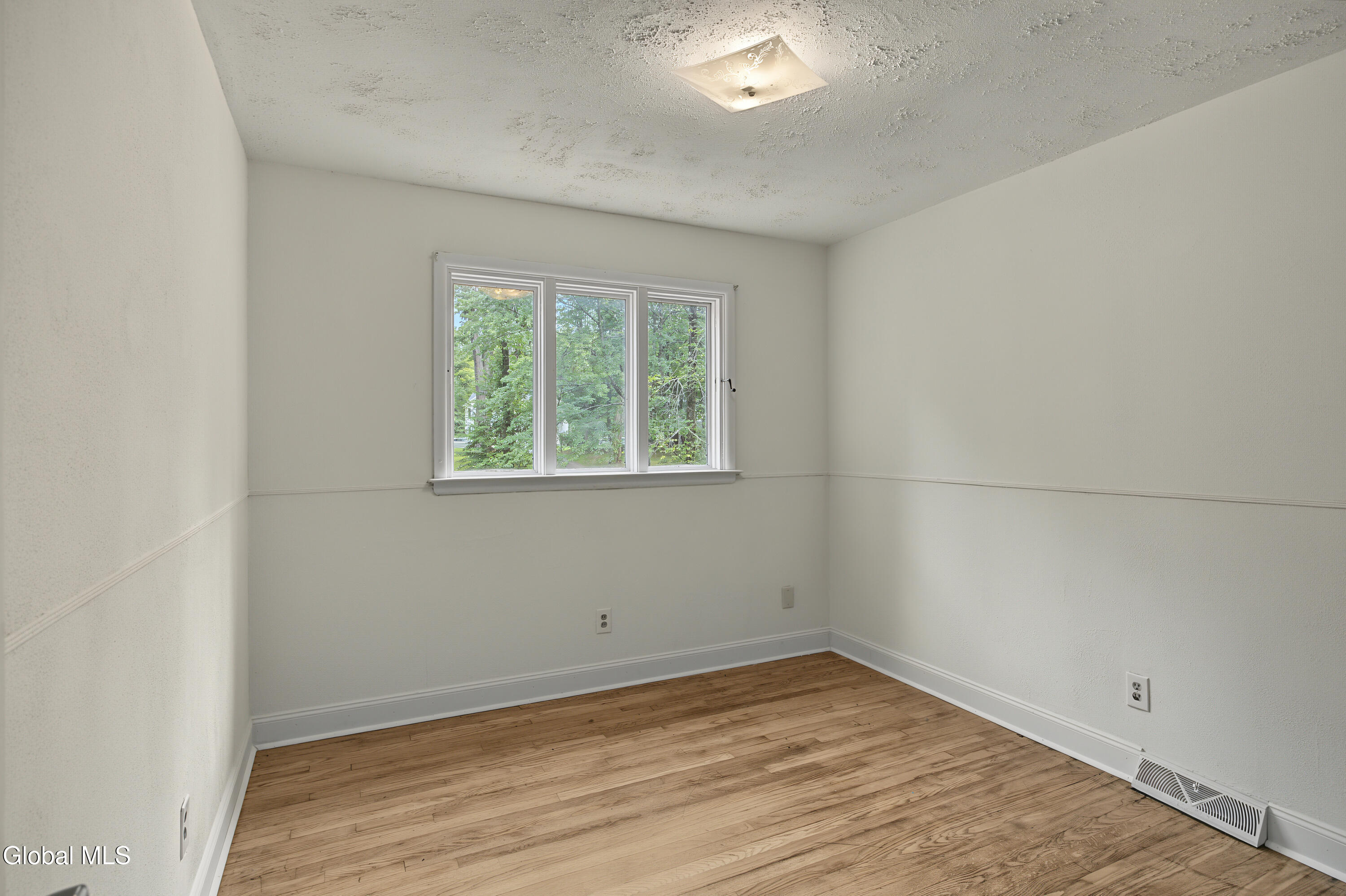 35 Wildwood Lane Selkirk NY 12158