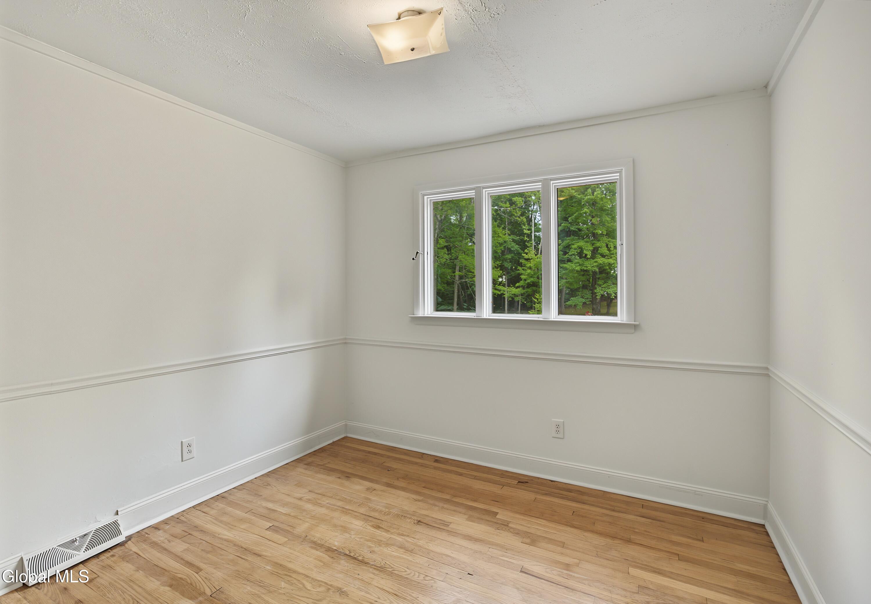 35 Wildwood Lane Selkirk NY 12158