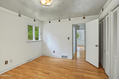 35 Wildwood Lane Selkirk NY 12158