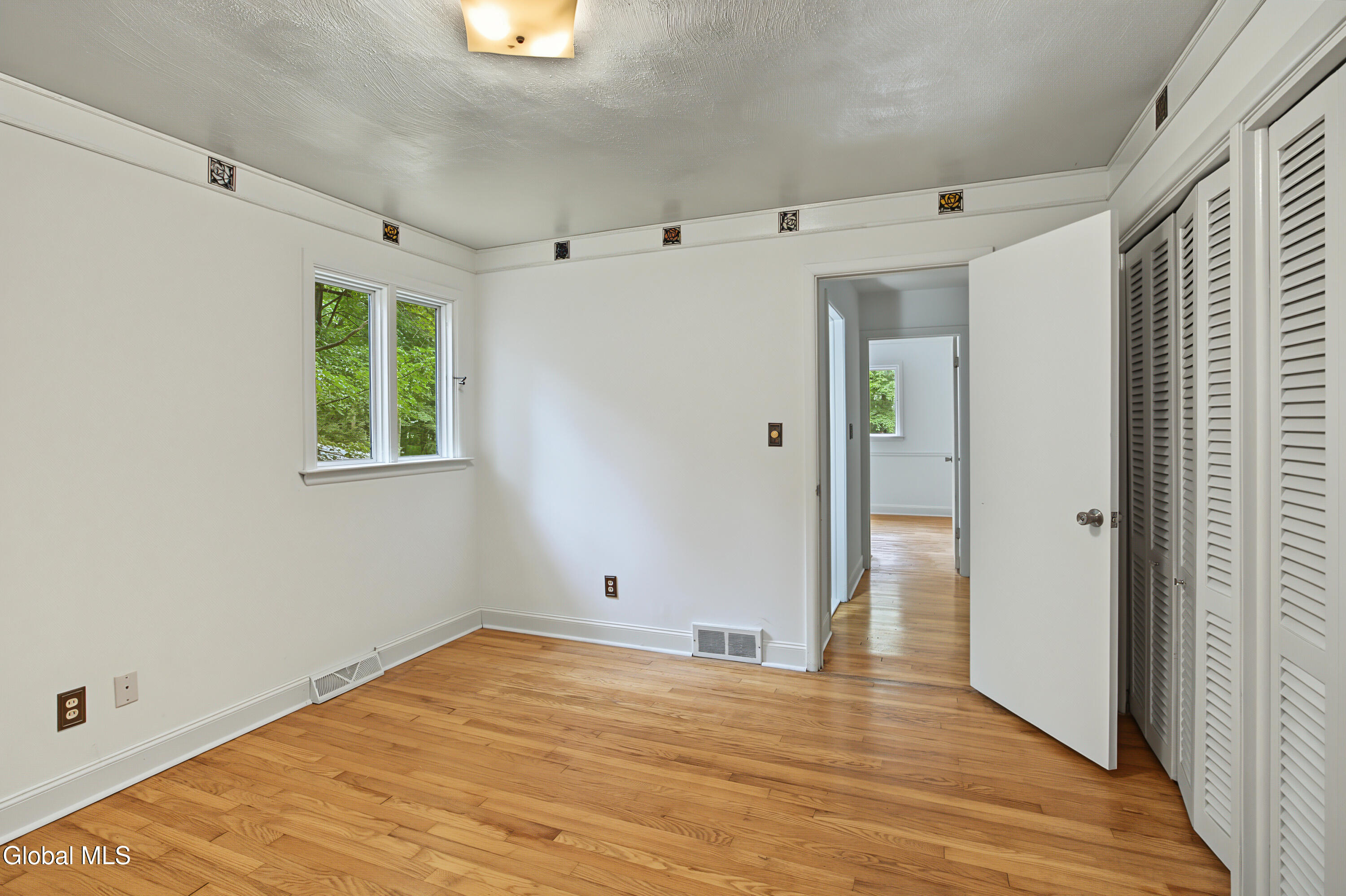 35 Wildwood Lane Selkirk NY 12158