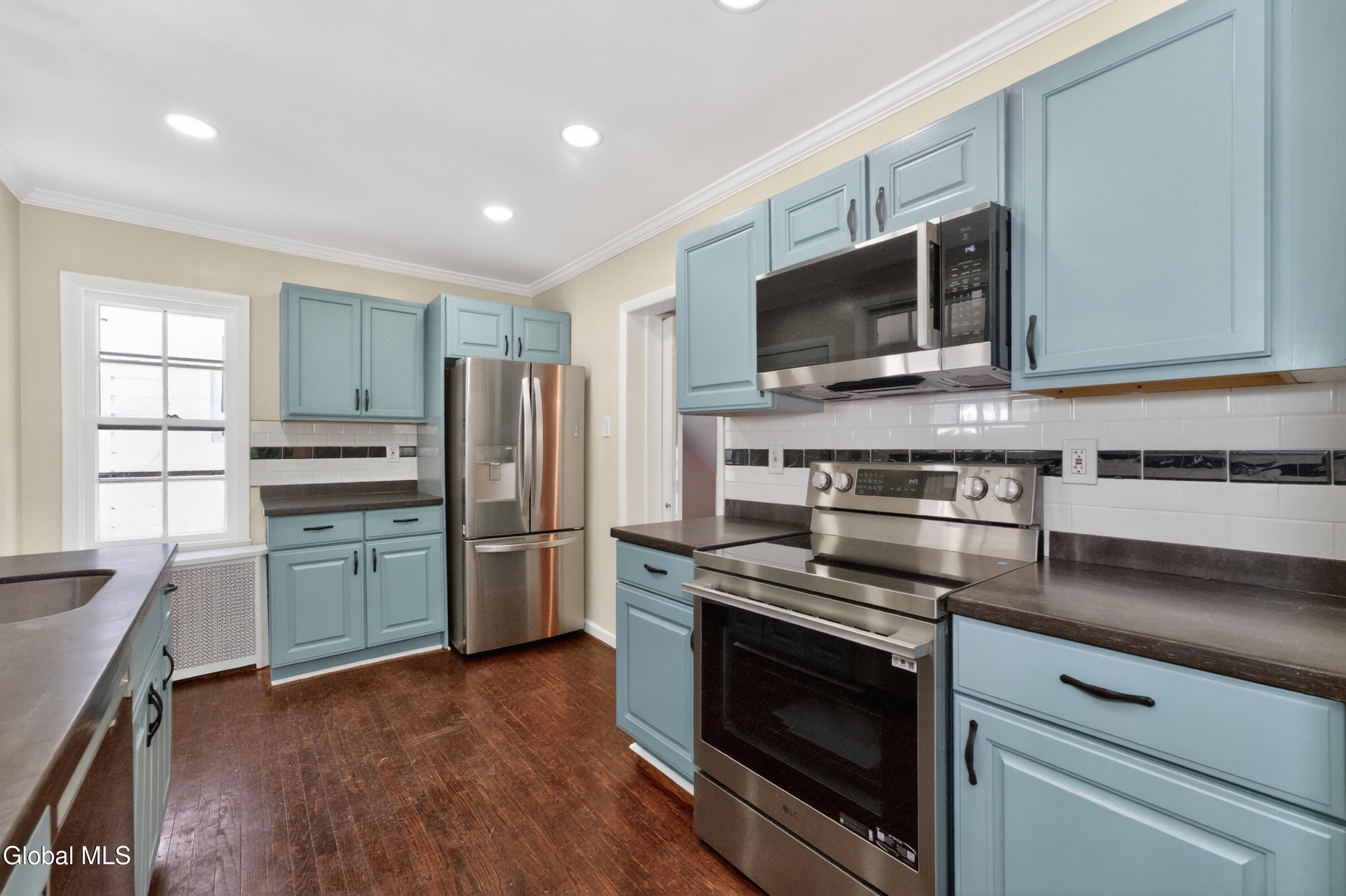 37 Grant Avenue Amsterdam NY 12010