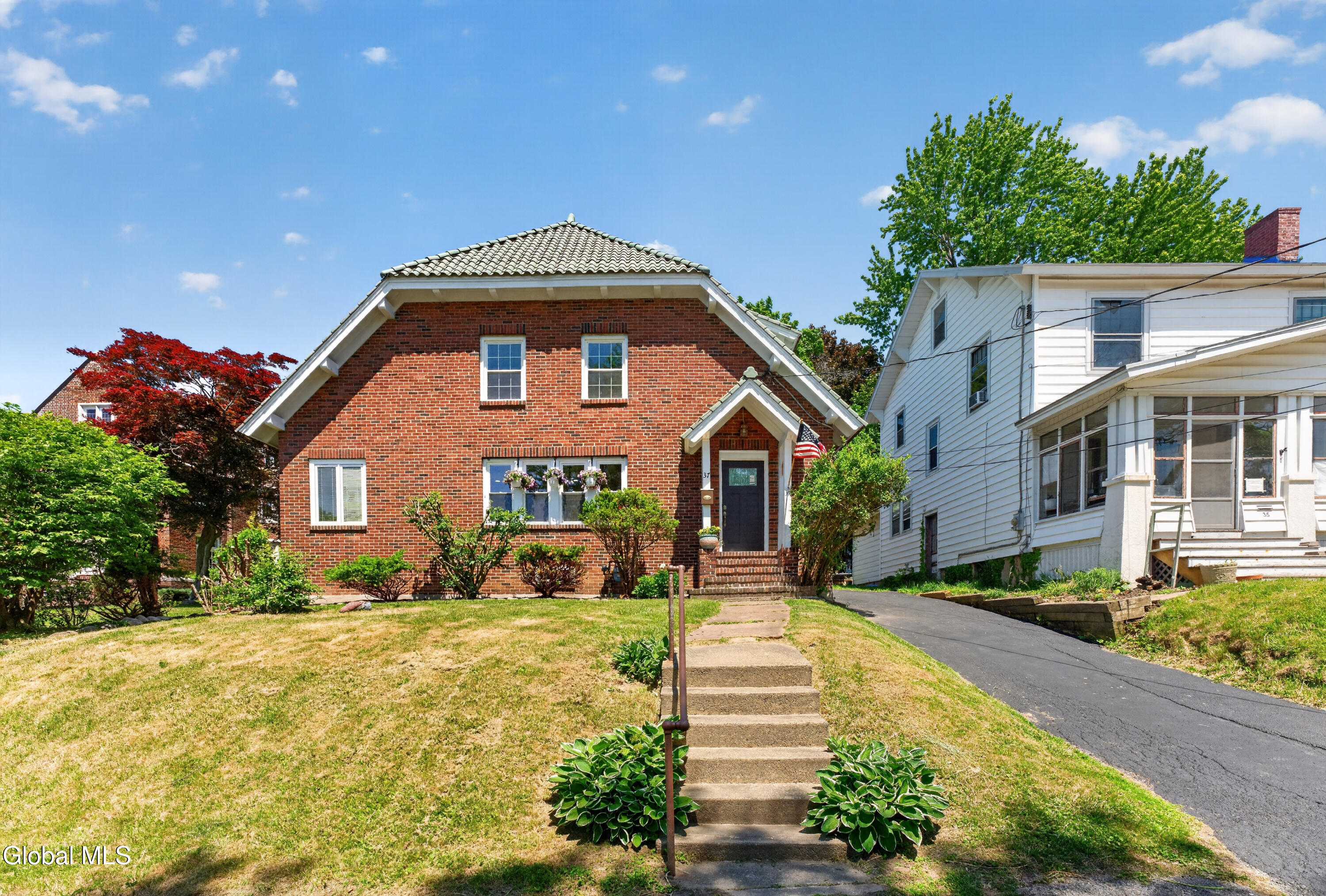 37 Grant Avenue Amsterdam NY 12010