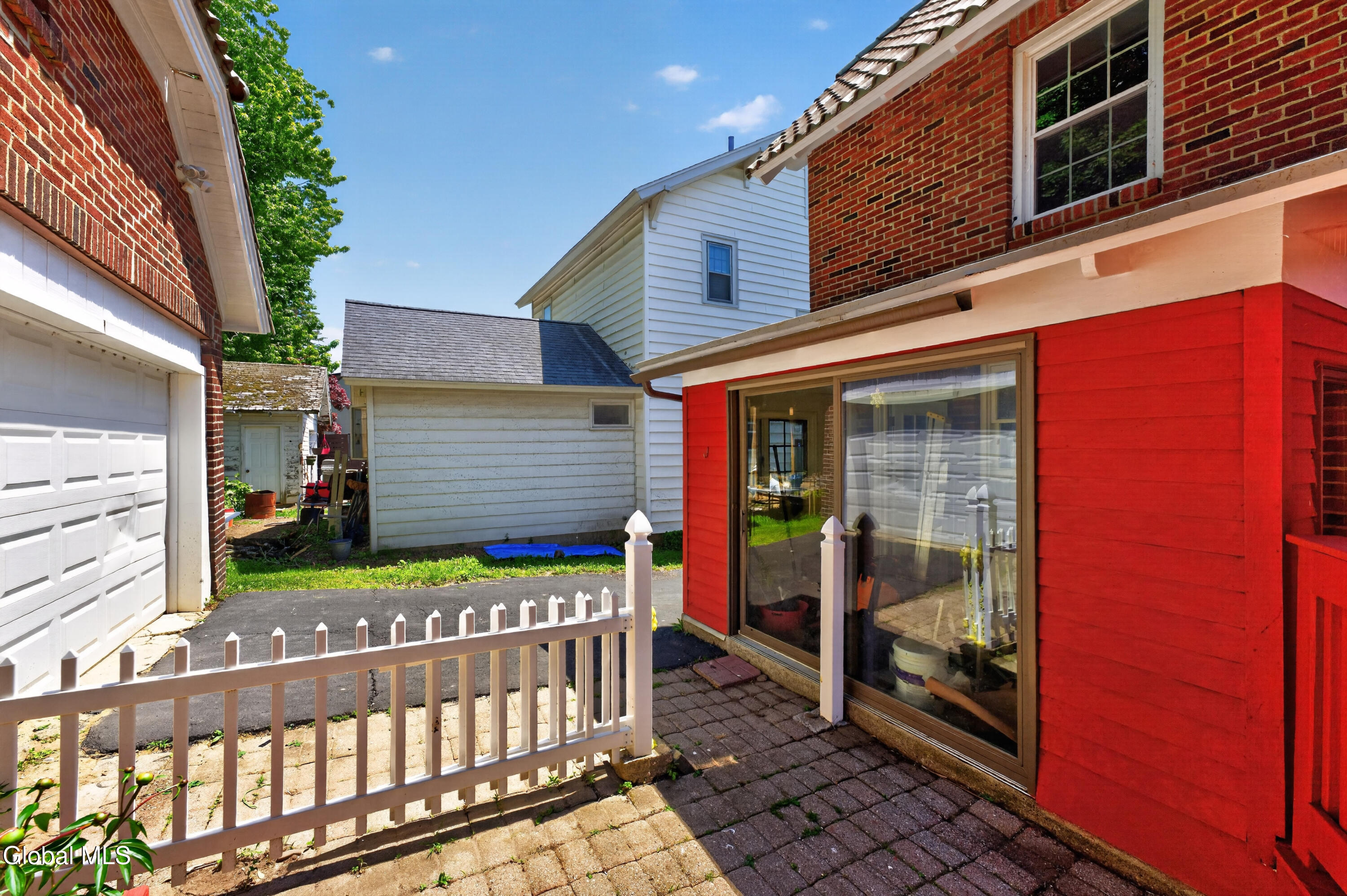 37 Grant Avenue Amsterdam NY 12010