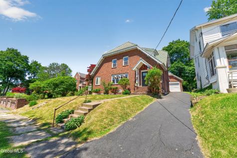 37 Grant Avenue Amsterdam NY 12010