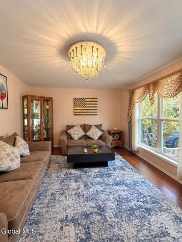 261 Vly Road Schenectady NY 12309