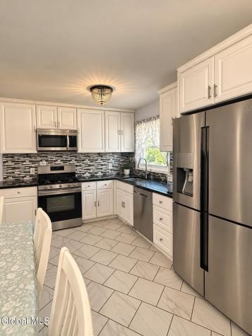 261 Vly Road Schenectady NY 12309