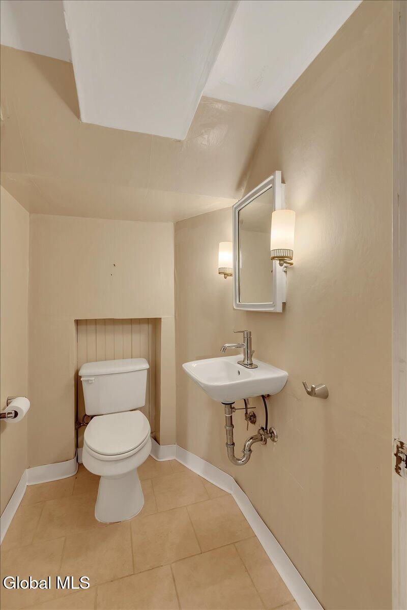 246 S Main Avenue Albany NY 12208