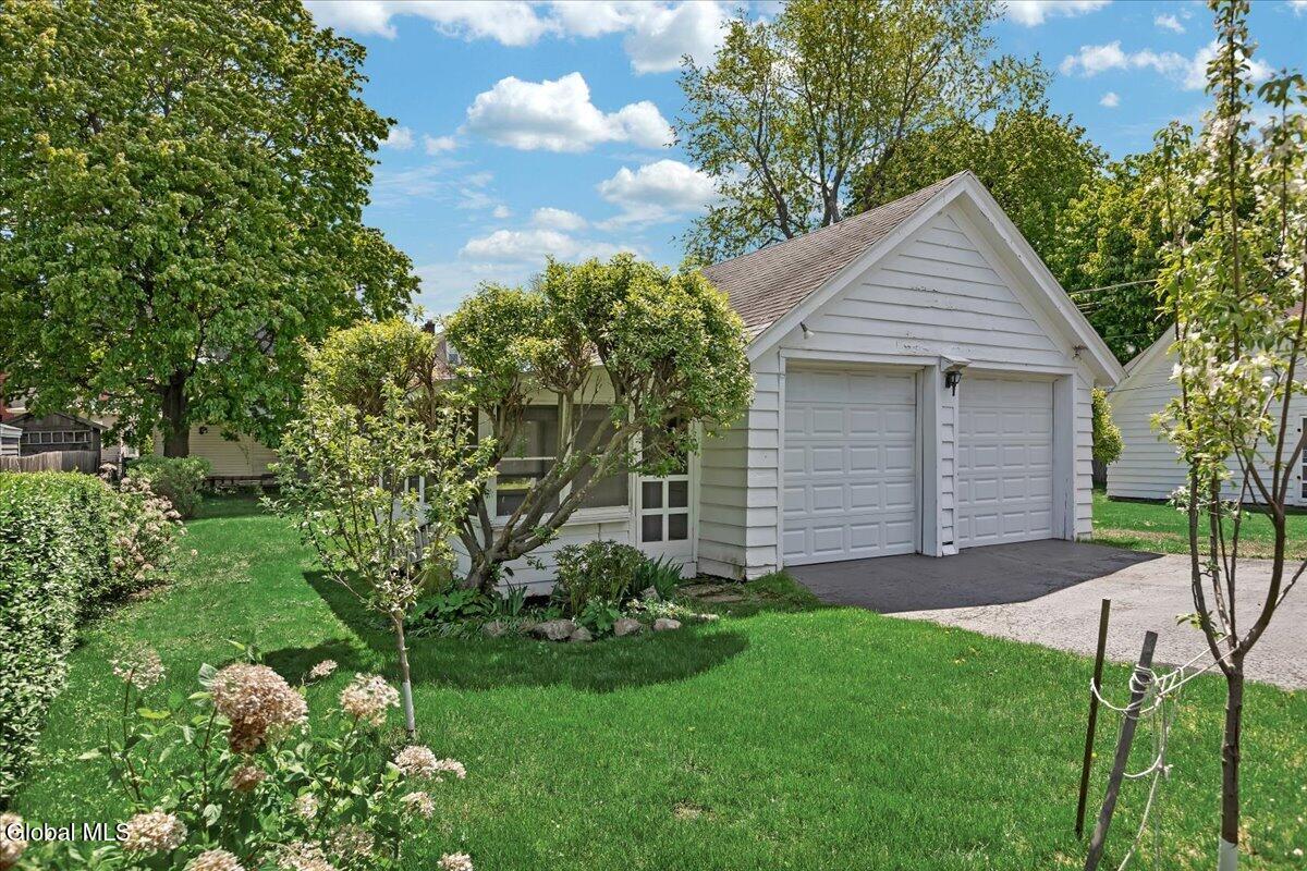 246 S Main Avenue Albany NY 12208