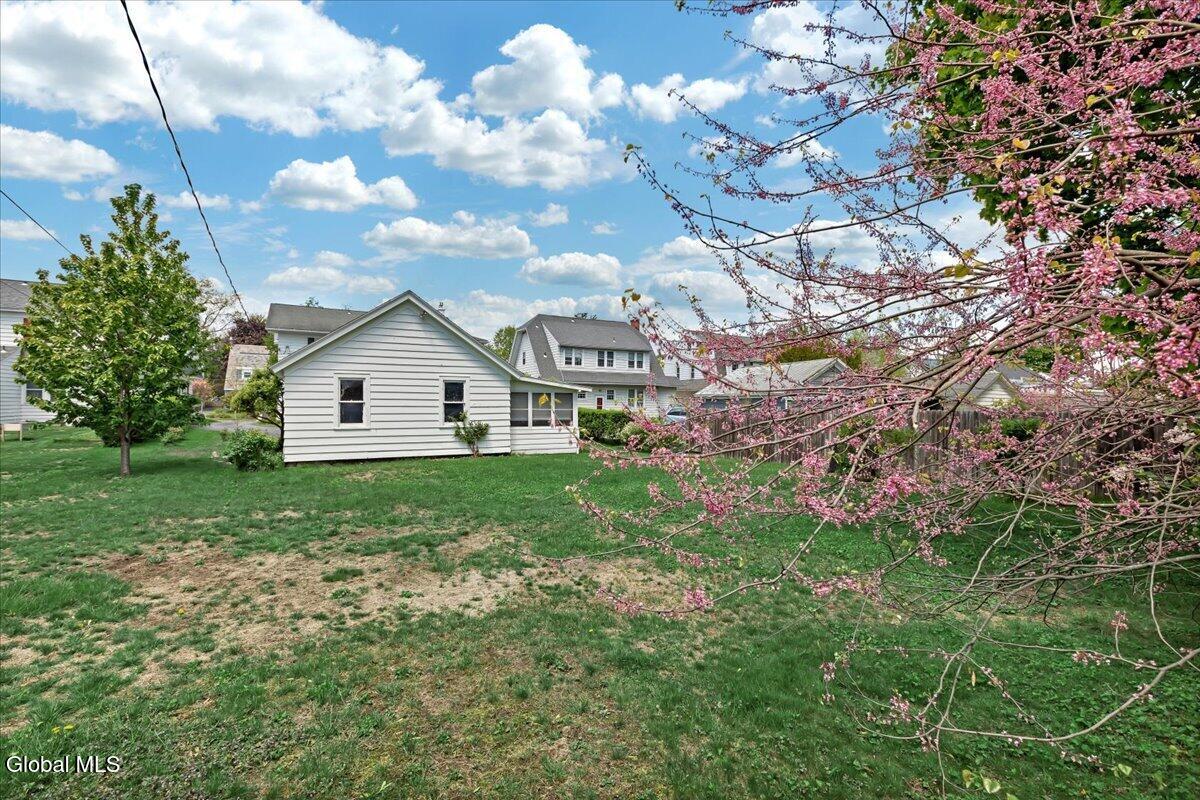 246 S Main Avenue Albany NY 12208