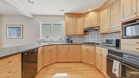 1169 Oxford Place Schenectady NY 12308